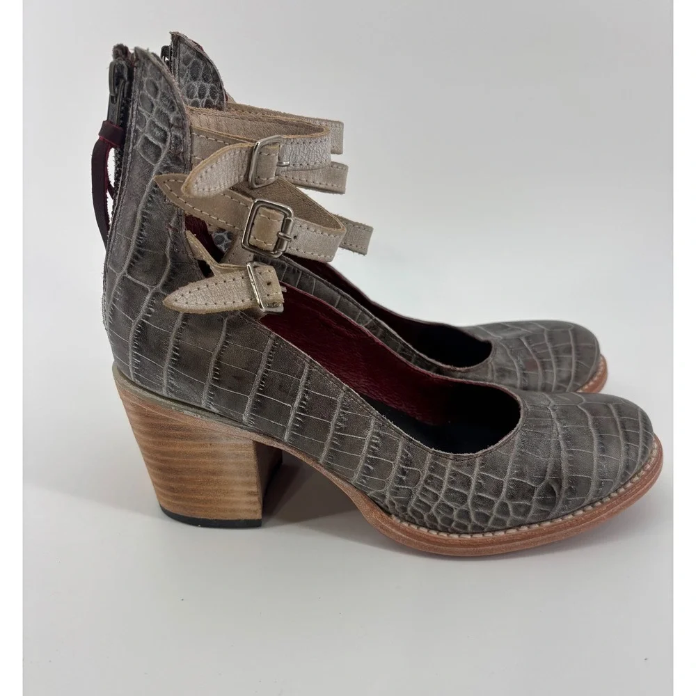 Freebird by Steven Randi Croc Embossed Leather Gray Ankle Strap Heels Size 8